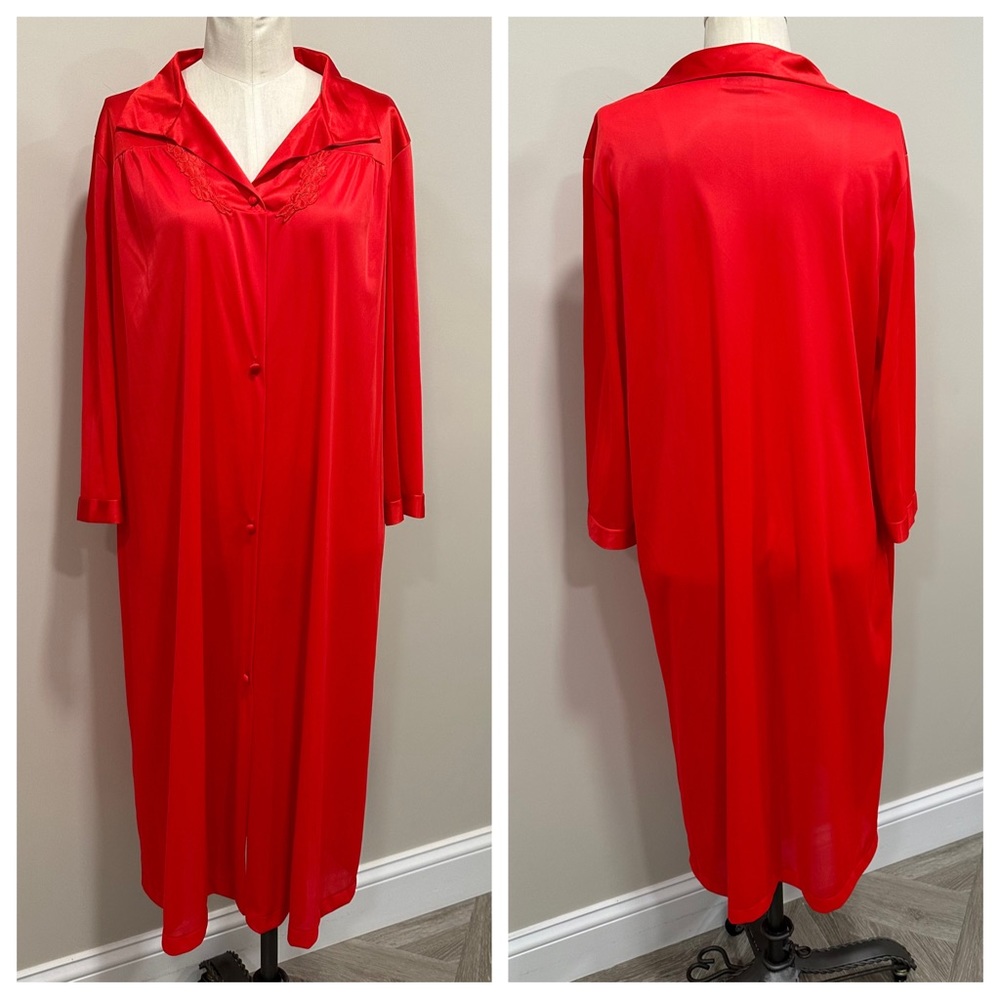 VANITY FAIR Vintage Red Satin Nylon Nightgown Shirt Size Medium